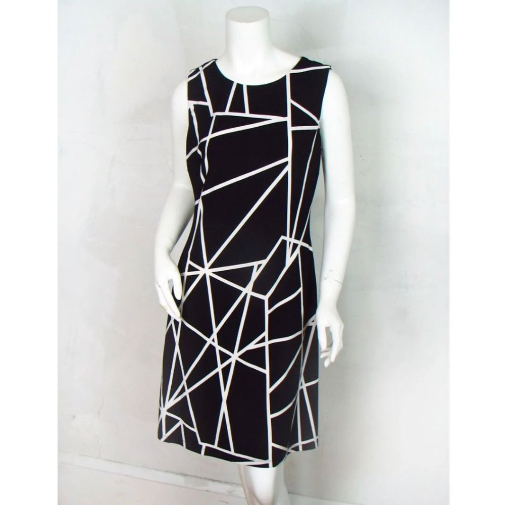Tommy Hilfiger Size 8 Chic Black and White Abstract Print Sleeveless Dress